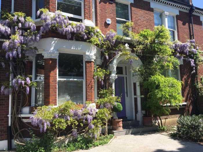 Bed and breakfast west london