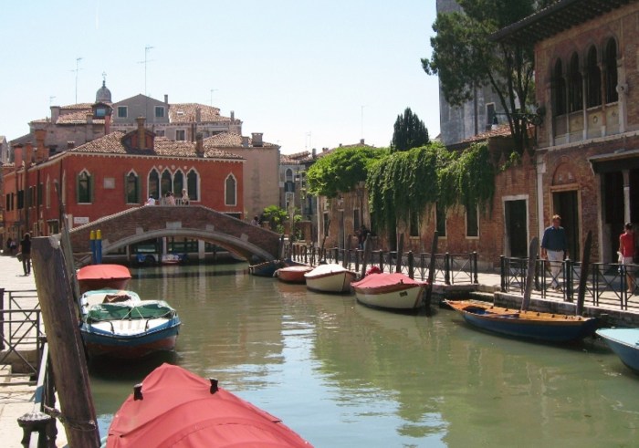 Non touristy things to do in venice