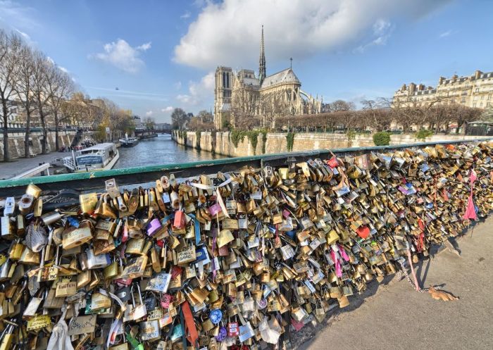 Love lock bridge amsterdam