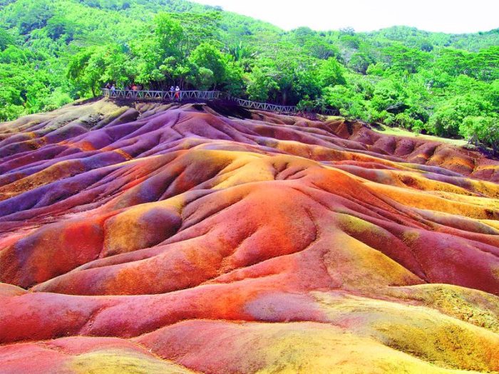 7 coloured earth mauritius
