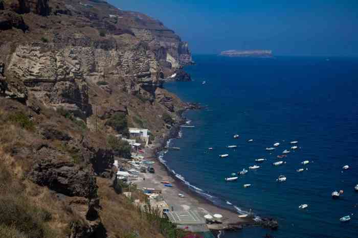 Caldera beach santorini