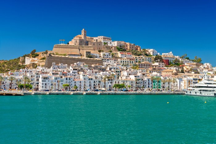 Things to do in ibiza in april